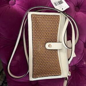 Kate spade bag with lots of pockets and space for credit cards